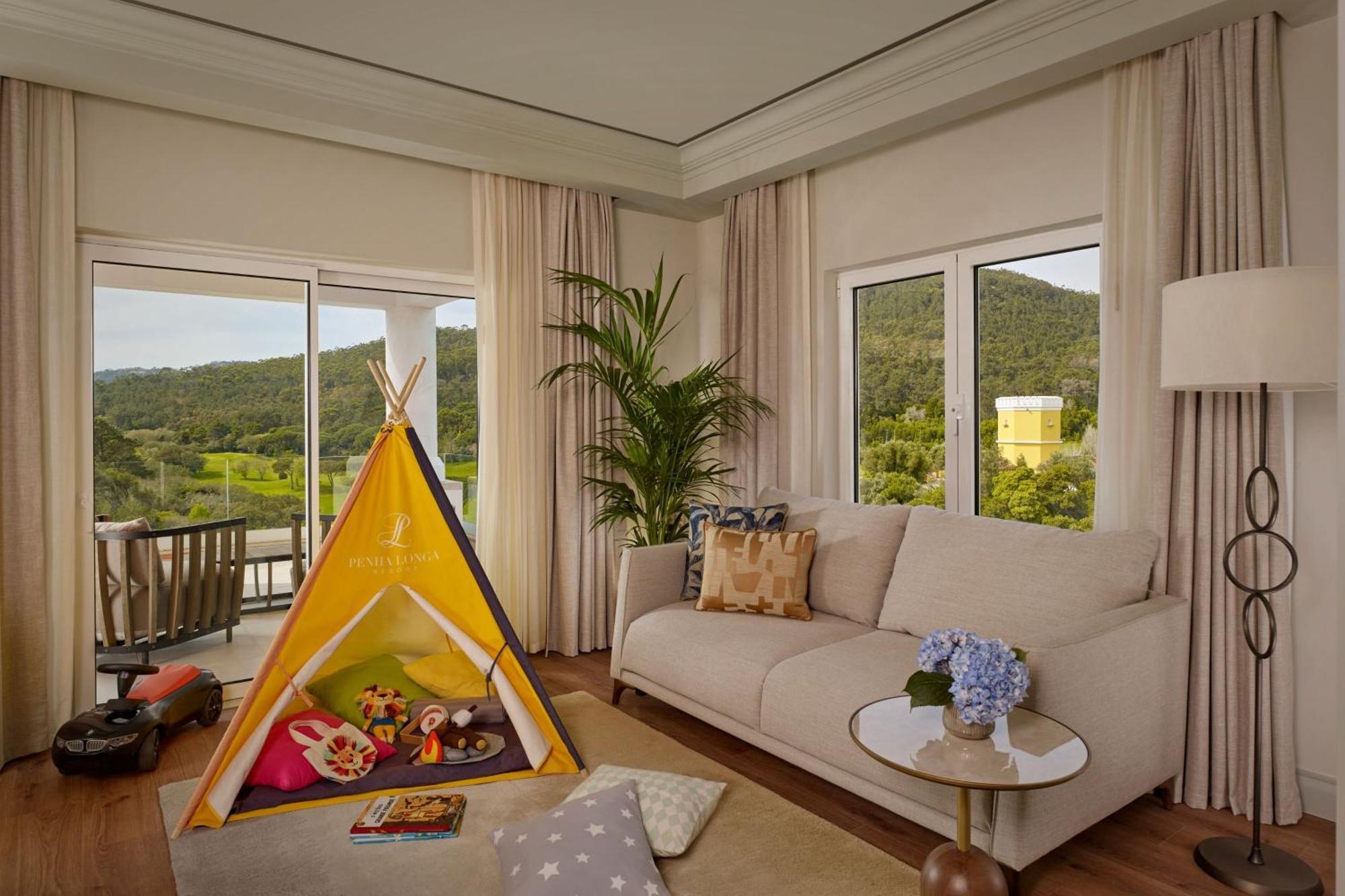 Two-Bedroom Family Suite with Golf View,1706119684:JPEG